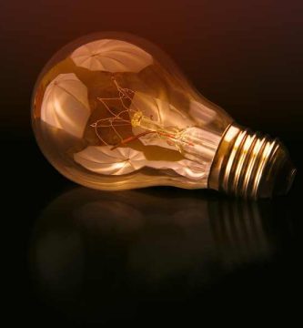 La magia de la luz: ¡la asombrosa historia de la invención de la bombilla!-⭐Cenicientas.es
