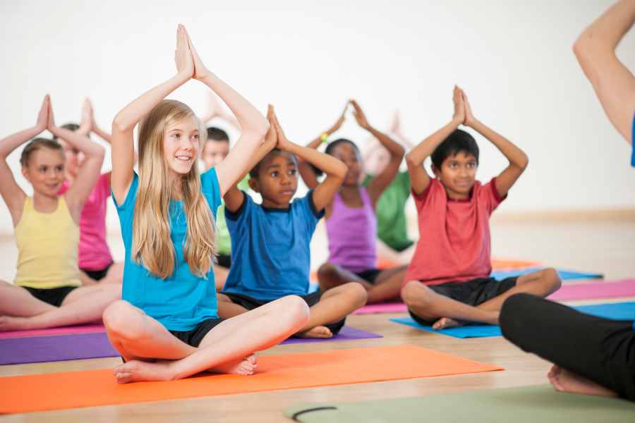 Explorando el Yoga para Niños-⭐Cenicientas.es