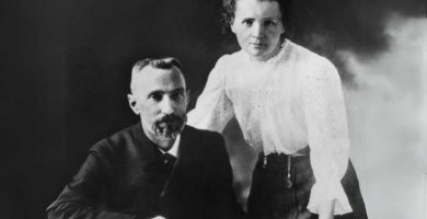 Marie Curie: una aventura científica que brilla en la oscuridad